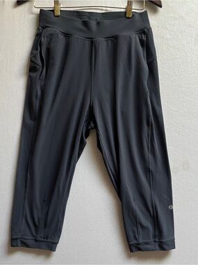 Lululemon Rejuvenate Black Crop Capri Joggers Sweatpants Women Size 6